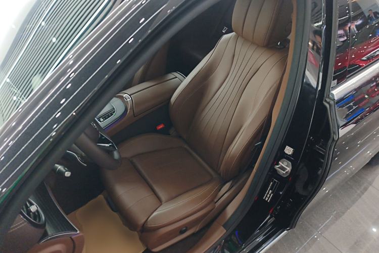 Used Mercedes-Benz E-Class 2022 Second Facelift E 300 L Luxury Edition
