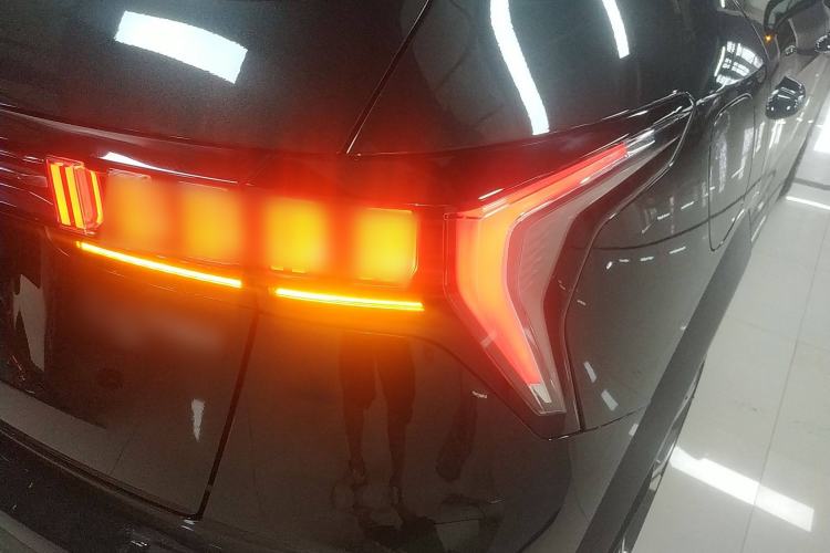 Used Lynk & Co 06 EM-P 2023 1.5T Remix PHEV Hero