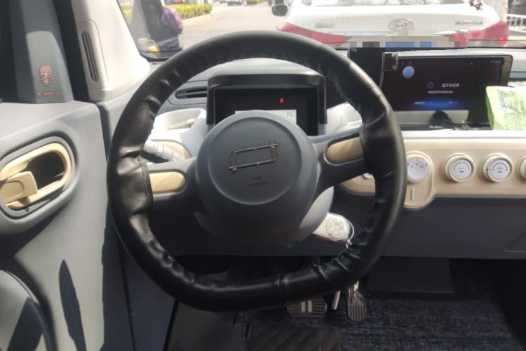 Used Bestune Pony 2024 170km Range Energizing Horse Steering Wheel