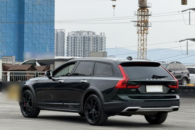 Used Volvo V90 2017 Cross Country T5 AWD Prestige Edition
