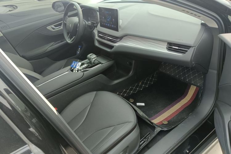 Used Hongqi E-QM5 2023 560km PLUS Right Front Seat