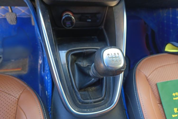 Used Baojun 510 2017 1.5L Manual Luxury Model Gear Lever