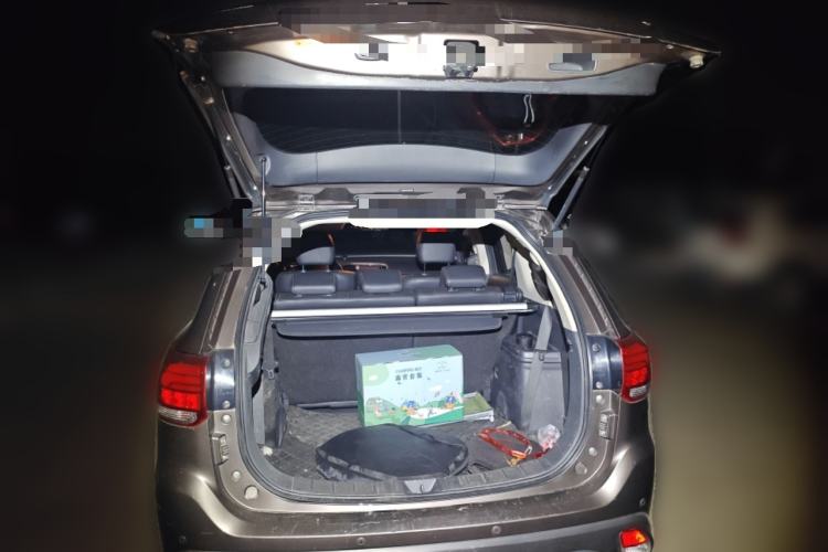 Used Mitsubishi Outlander 2016 2.4L 4x4 Luxury Edition 7-Seater
