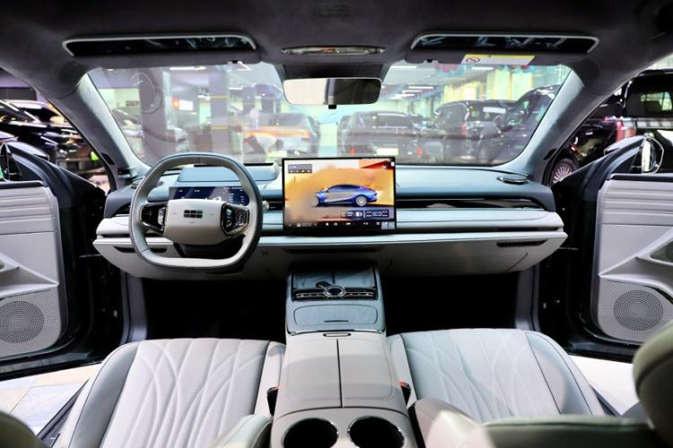 Used Geely Galaxy 8 2025 130km EM-P Starship Edition Interior 6