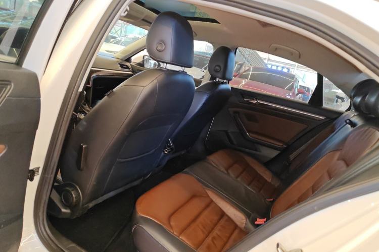 Used Volkswagen Lamando 2015 330TSI DSG Comfort Edition
