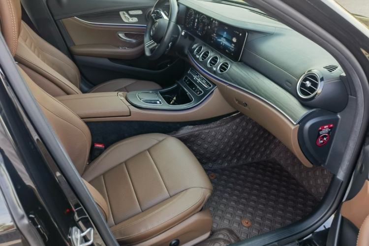 Used Mercedes-Benz E-Class 2022 Revised Version E 300 L Sporty and Stylish Edition
