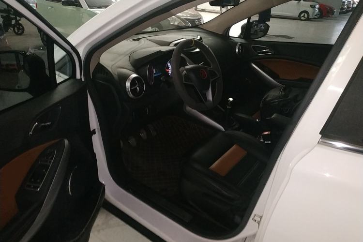 Used BYD Yuan 2017 1.5L Manual with Panoramic Sunroof