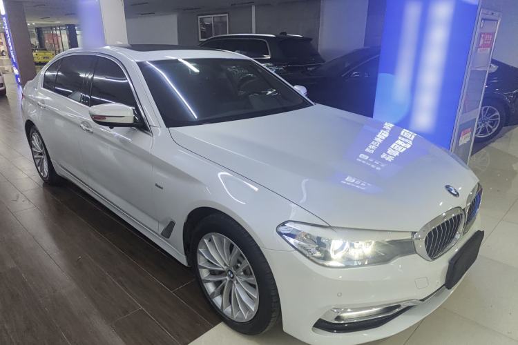 Used BMW 5 Series 2018 530Li xDrive Luxury Package Front Right 45 Deg