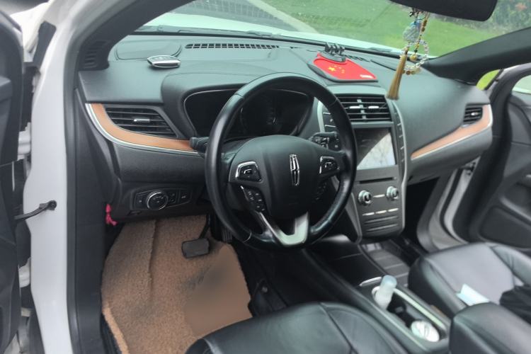 Used Lincoln MKC 2017 2.0T Four-Wheel Drive Zunya Edition Steering Wheel