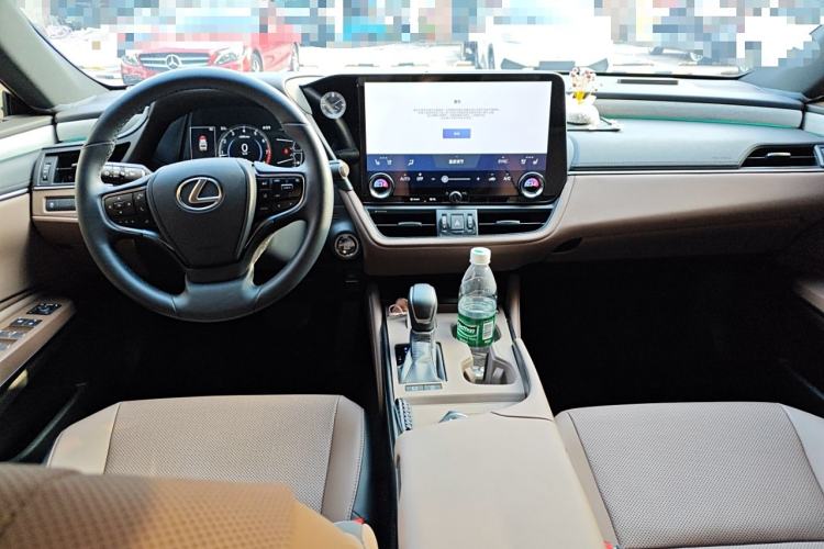 Used Lexus ES 2025 200 Premium Edition Center Console