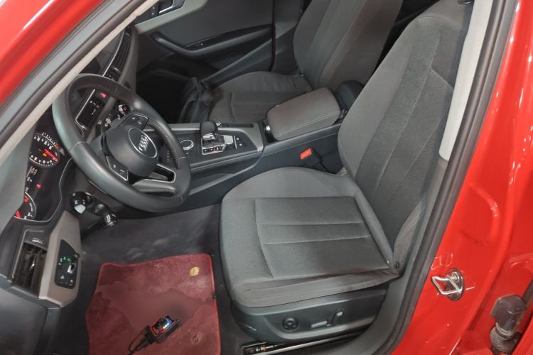 Used Audi A4L 2017 Plus 40 TFSI Ambition Model
