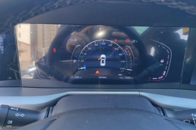 Used CHANGAN CS75 PLUS 2022 1.5T Automatic Luxury Model Interior 3