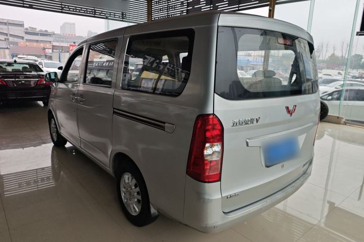 Used Wuling Rongguang V 2016 1.2L Standard Version
