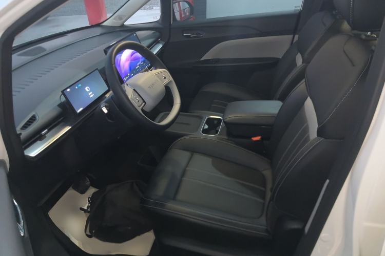 Used Venucia VX6 2025 Large Flat-Layout 520 Pro
