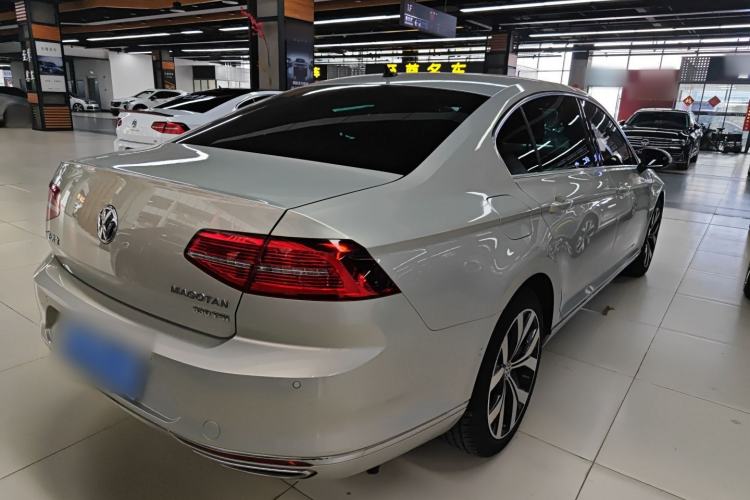 Used Volkswagen Magotan 2019 330TSI DSG Luxury Model China V Standard Rear Right 45 Deg