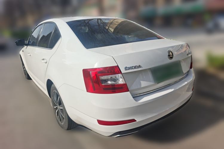 Used Skoda Octavia 2017 1.6L Manual Smart Drive Edition