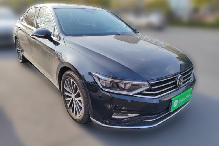 Used Volkswagen Magotan 2020 330TSI DSG Luxury Edition Front Right 45 Deg