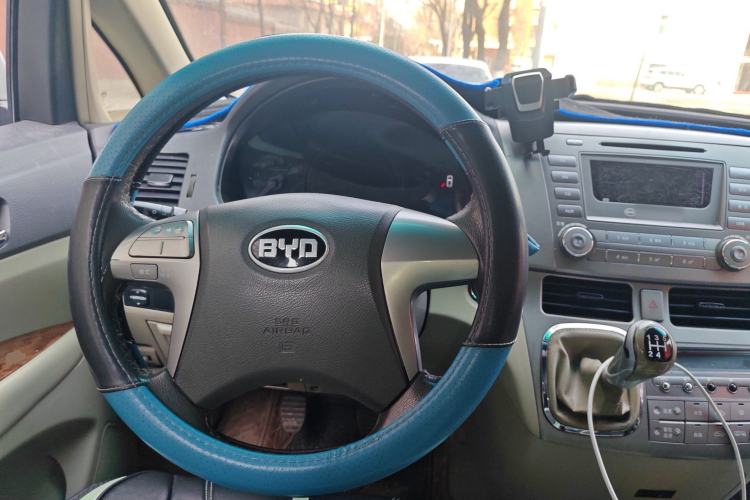 Used BYD M6 2013 2.0L Manual Comfort Edition Steering Wheel