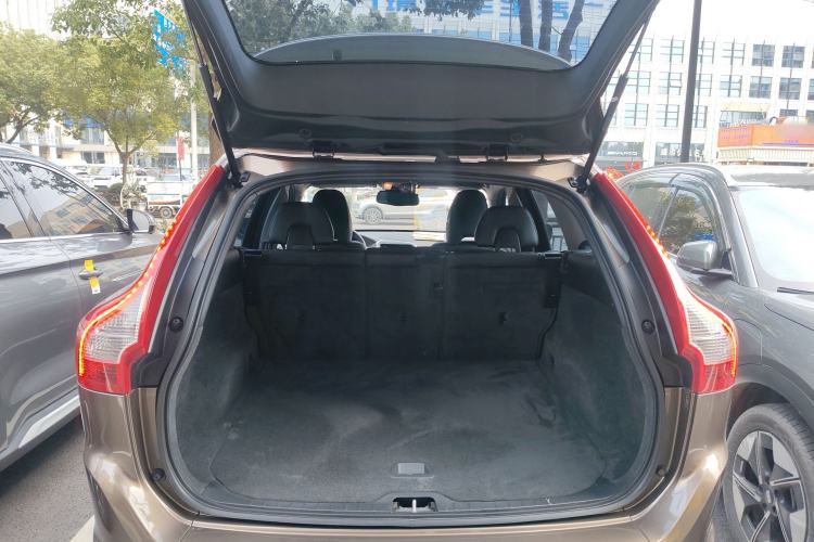 Used Volvo XC60 2016 T5 Smart Upgrade Model
