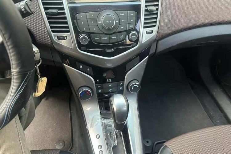 Used Chevrolet Cruze 2013 Hatchback 1.6L Automatic Luxury Model
