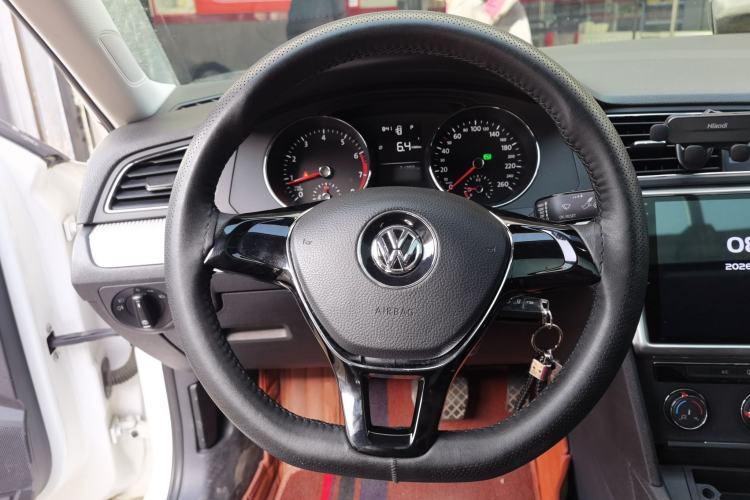 Used Volkswagen Lamando 2017 230TSI DSG Fashion Edition
