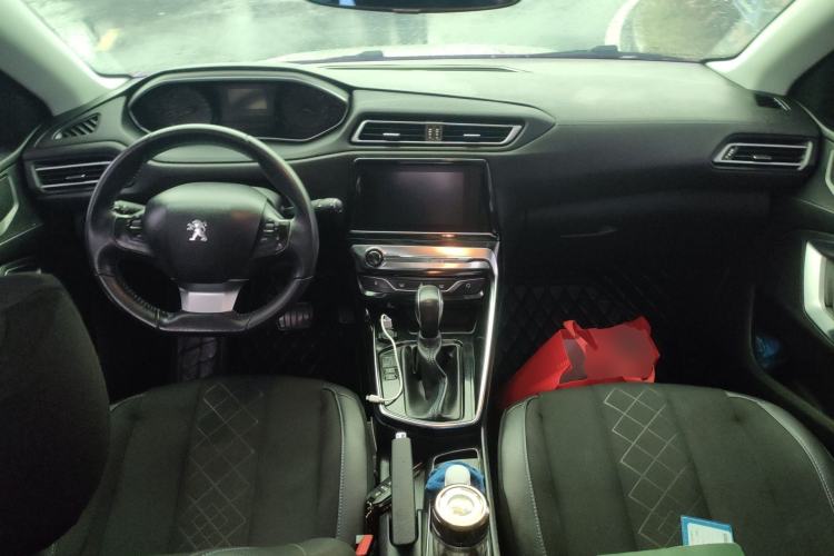 Used Peugeot 308 2016 1.6L Automatic Luxury Edition Center Console