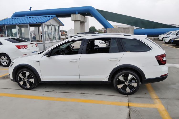 Used Skoda Octavia 2019 TSI280 DSG Luxury Edition Station Wagon China VI Standard