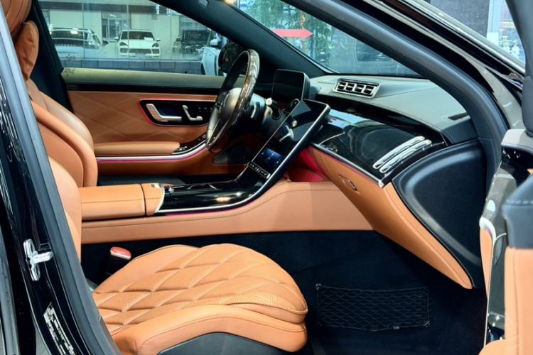 Used Mercedes-Benz Maybach S-Class 2021 S 480 4MATIC Interior 8