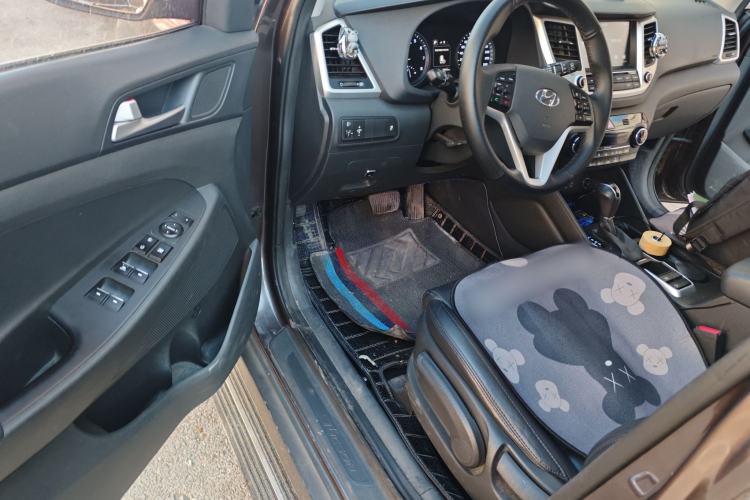 Used Hyundai Tucson 2015 1.6T Dual-Clutch Two-Wheel-Drive Smart Model Driver Seat