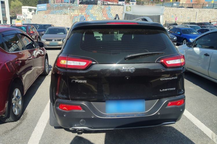Used Jeep Cherokee 2017 2.0L Superior Edition Rear