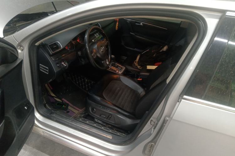 Used Volkswagen Magotan 2012 Facelift 2.0 TSI Prestige Model
