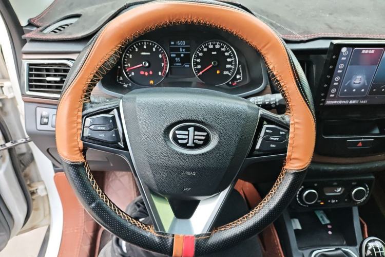 Used FAW Senya R7 2016 1.6L Manual Luxury Model