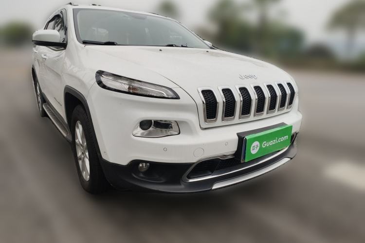 Used Jeep Cherokee 2016 2.4L Professional Edition
