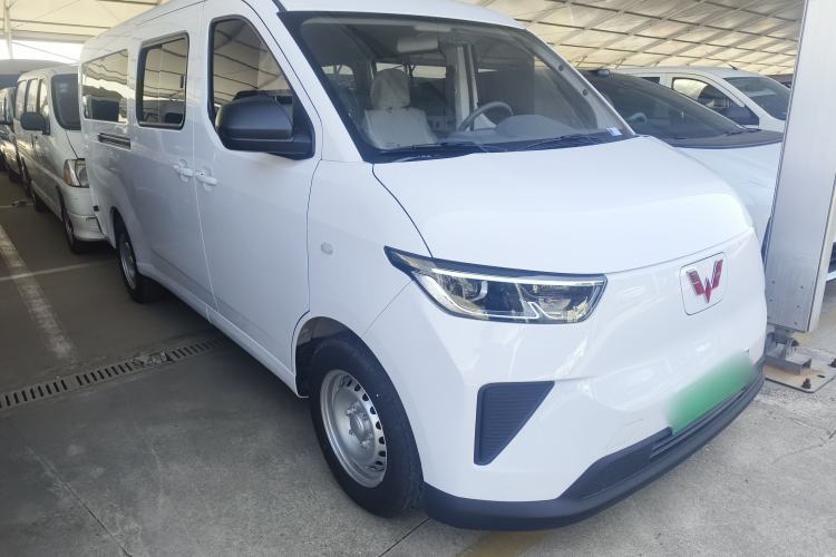 Used Wuling Yangguang 2025 Model 400km Bus Edition—Comfort Edition
