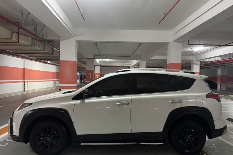 Used Toyota RAV4 2019 2.0L CVT Two-Wheel Drive Fashion X Limited Edition China V Standard Exterior 2