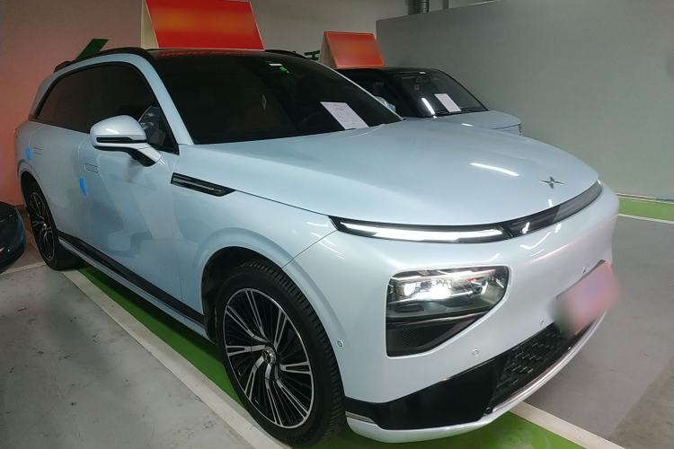 Used XPeng G9 2022 702 Pro Front Right 45 Deg