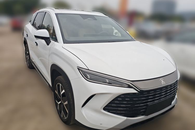 Used BYD Song L DM-i 2024 160km Beyond Edition Front Right 45 Deg