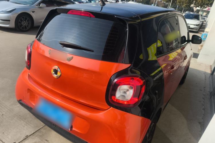 Used smart forfour 2016 1.0L 52 kW Passion Edition
