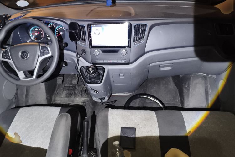 Used Foton Toano 2021 2.0T Manual Tongtu Long Wheelbase Mid-Height 5/6/7-Seater 4F20TC3 Center Console