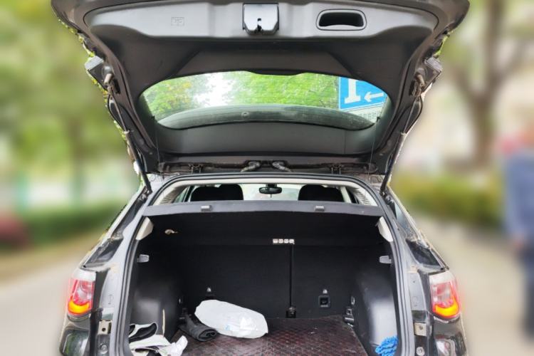 Used Jeep Compass 2020 220T Automatic Leading Edition Trunk