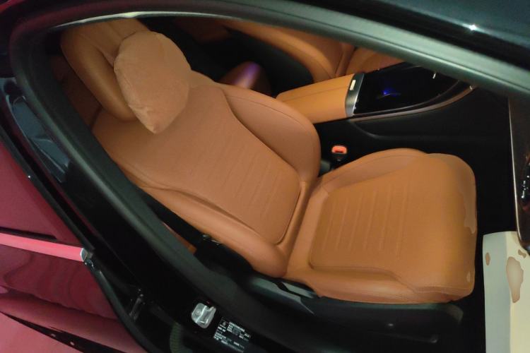 Used Mercedes-Benz GLC 2025 GLC 260 L 4MATIC Dynamic Edition Right Front Seat