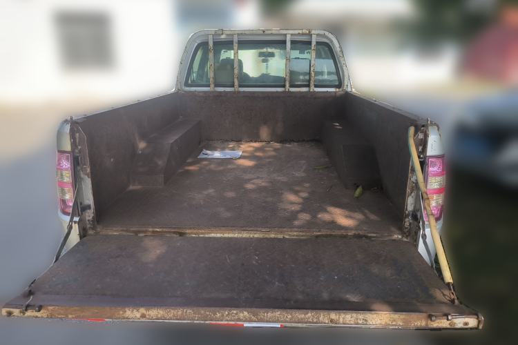 Used JMC Baodian 2015 2.8T New Value-Added Diesel Two-Wheel Drive Extended Version JX493ZLQ4C