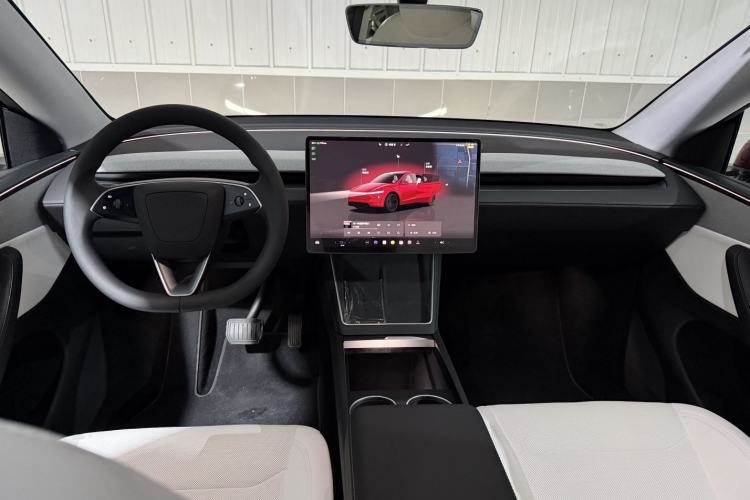 Used Tesla Model Y 2025 Rear-Wheel-Drive Version
