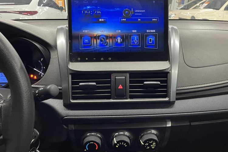 Used Toyota YARiS L Zhi Xuan 2015 1.5E Automatic Charm Edition
