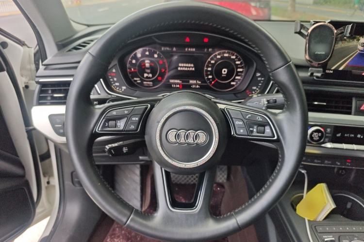 Used Audi A4L 2019 40 TFSI Fashion Edition China VI Emission Standard
