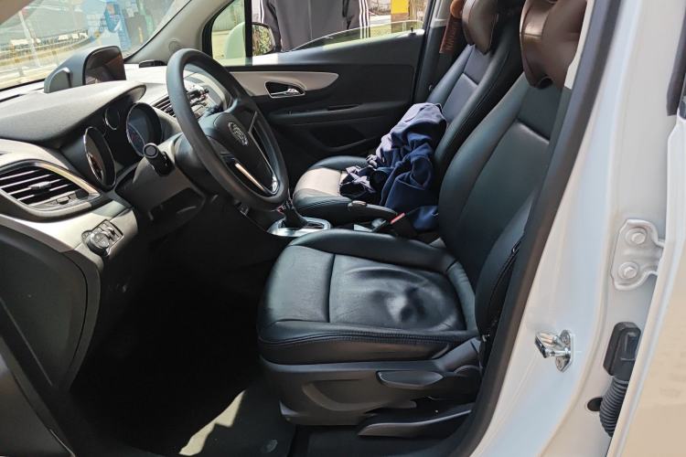 Used Buick Encore 2015 1.4T Automatic Two-Wheel Drive Urban Elite Version
