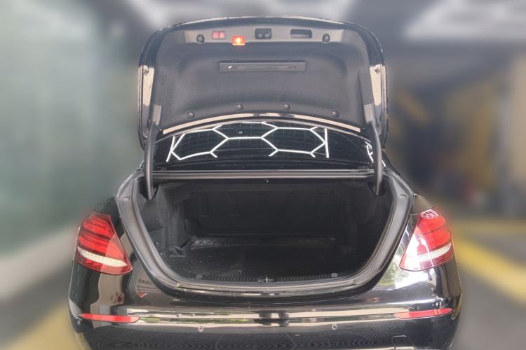 Used Mercedes-Benz E-Class 2019 E 260 L Trunk