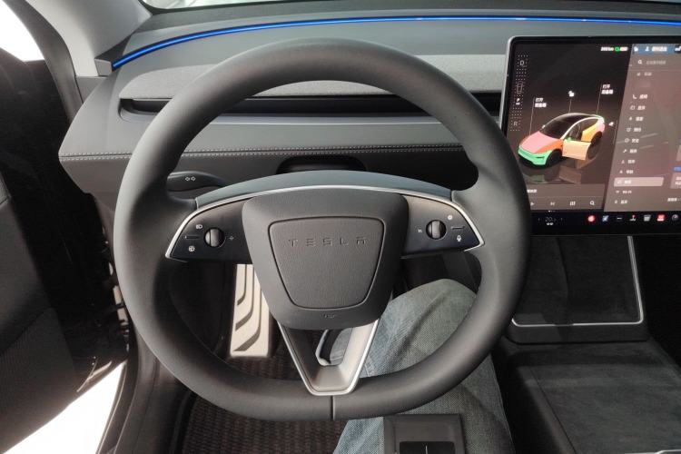 Used Tesla Model Y 2025 Rear-Wheel-Drive Version Steering Wheel