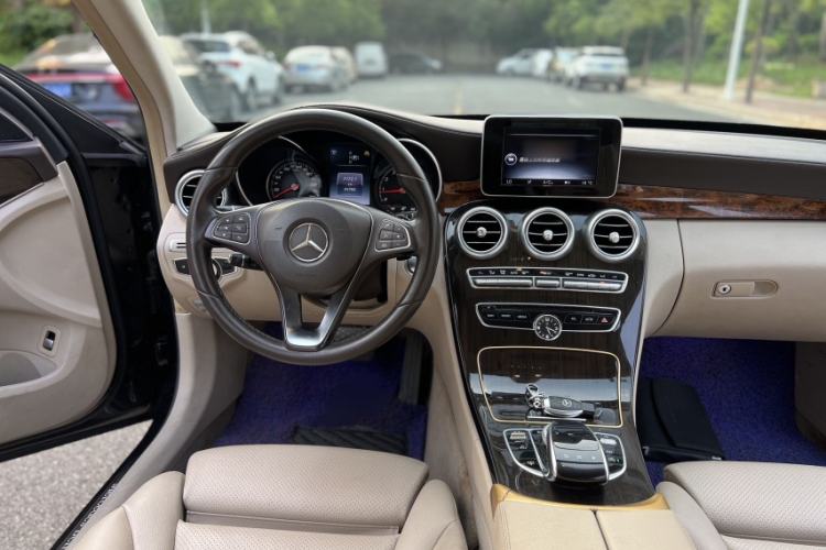 Used Mercedes-Benz C-Class 2015 C 200 L

