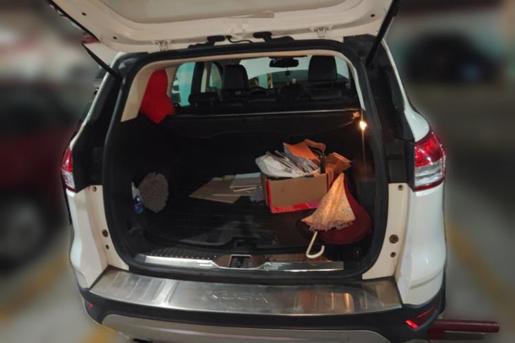 Used Ford Kuga 2013 1.6L GTDi Two-Wheel-Drive Trend Model Trunk